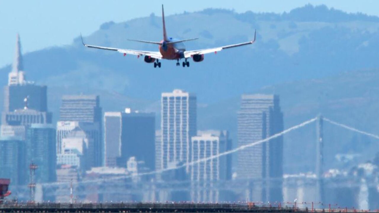 Oakland International Airport experiences power outage, flight delays