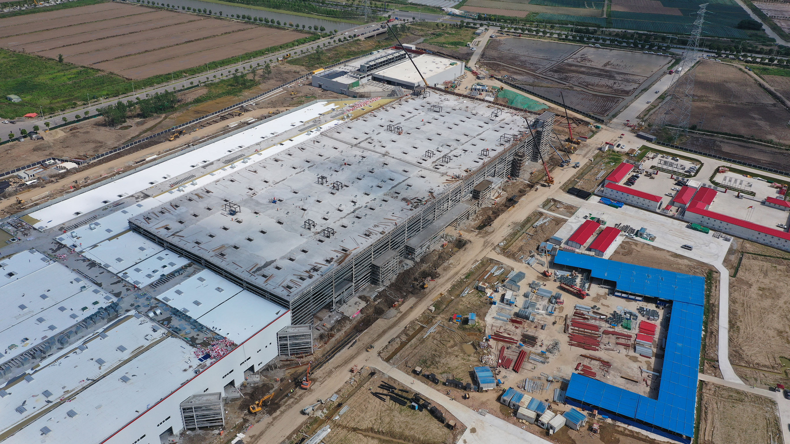 Tesla lands $1.4 billion from Chinese banks to build out its Shanghai gigafactory