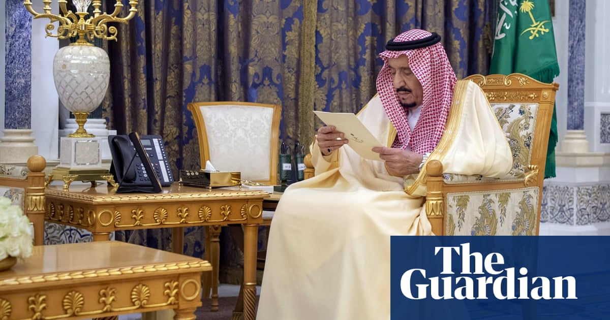 Saudi Arabia releases images of King Salman after purge of royals